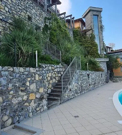 Sirene Alloggio Paola Con Vista E Piscina Comune * Parzanica