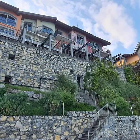 Sirene Alloggio Paola Con Vista E Piscina Comune Parzanica